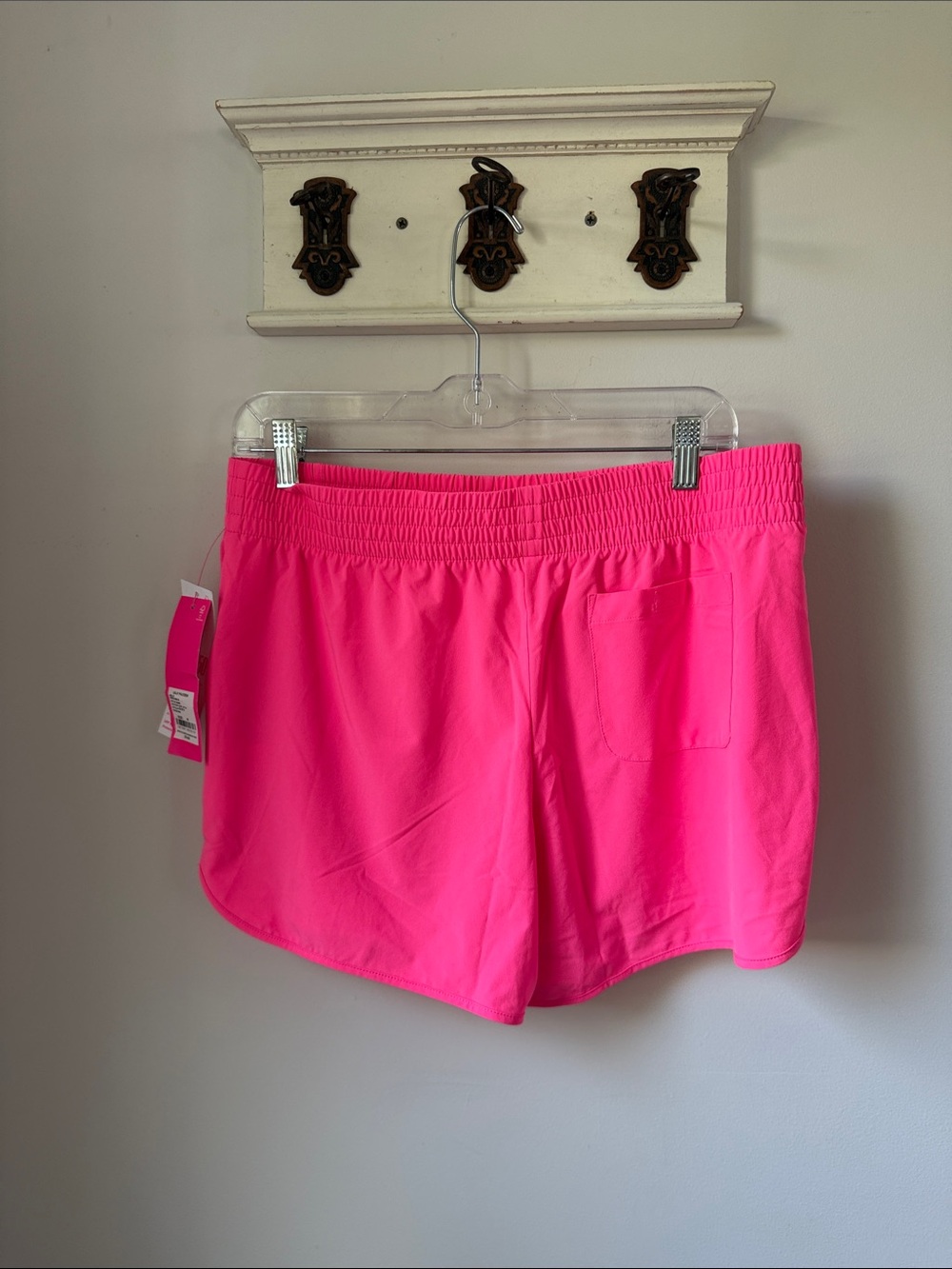 Lilly Pulitzer Luxlectic Backcourt Short 50 SPF Roxie Pink Athletic Shorts - Picture 2 of 5